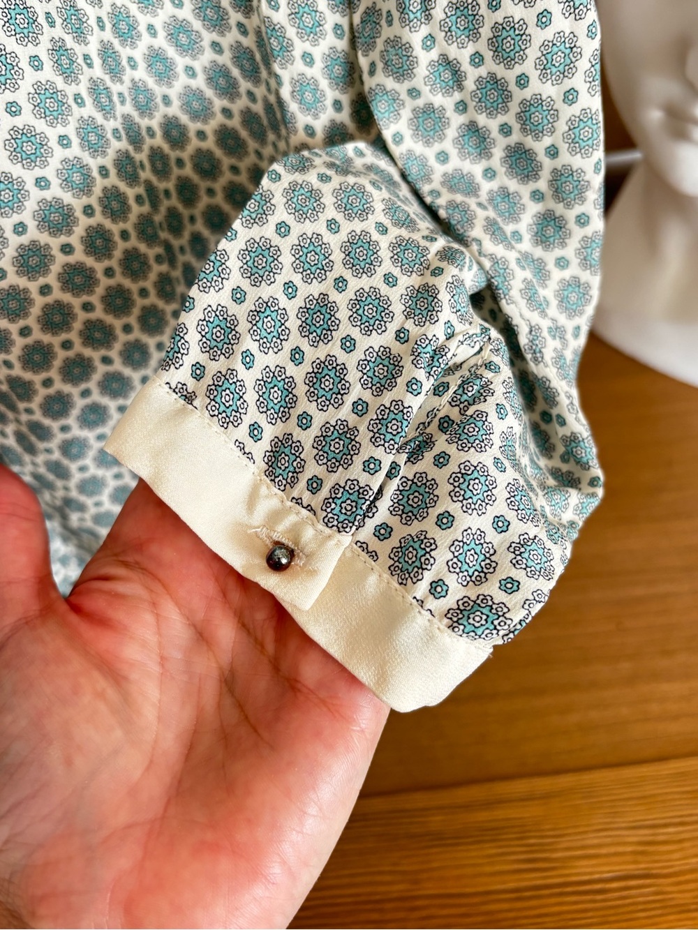 Zara 100% Mulberry Silk Floral Blouse M Ivory Teal Quiet Luxury Autumn Chic Fall - Picture 7 of 16